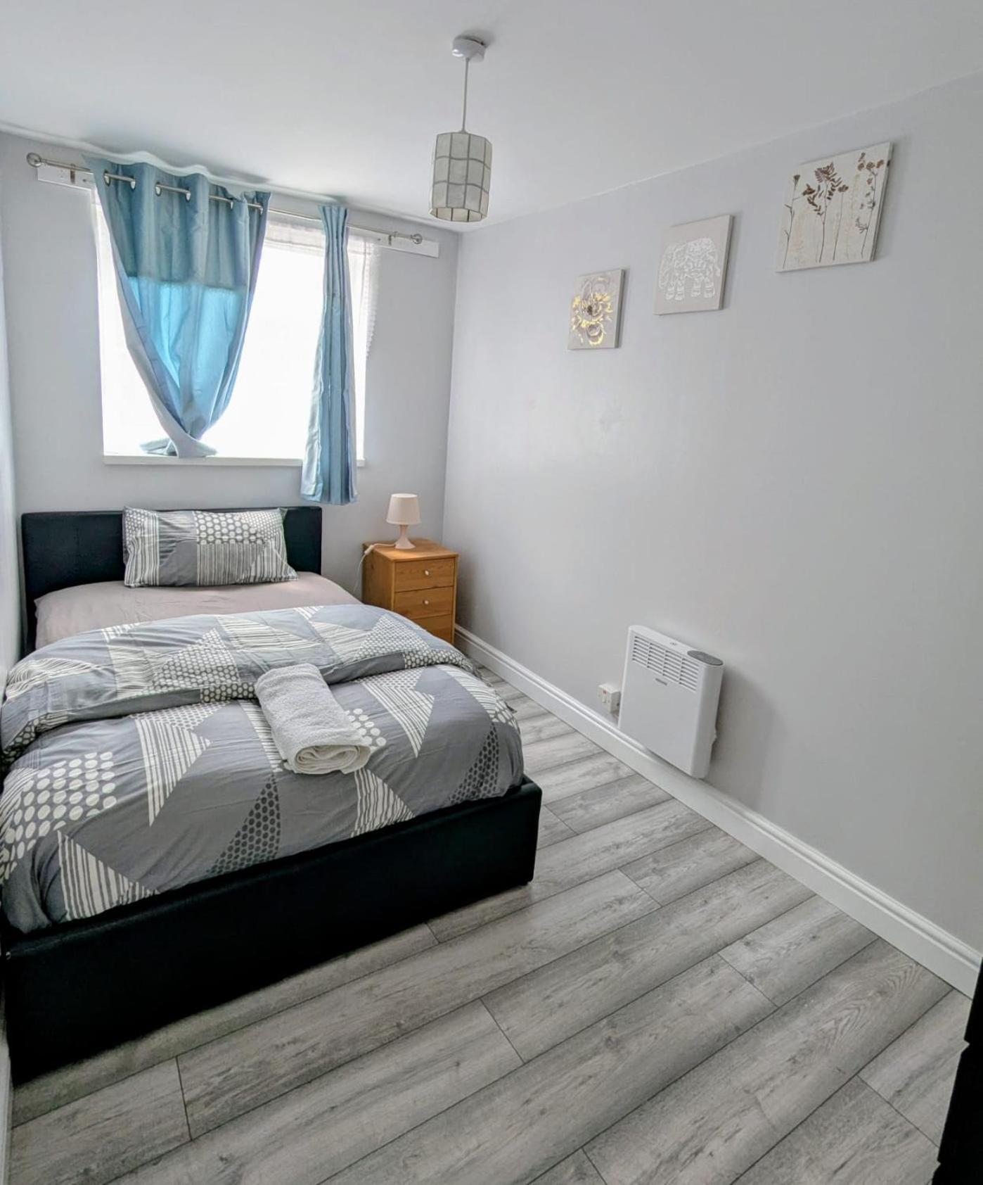 A&A Apartment Basildon Nevendon Exterior photo